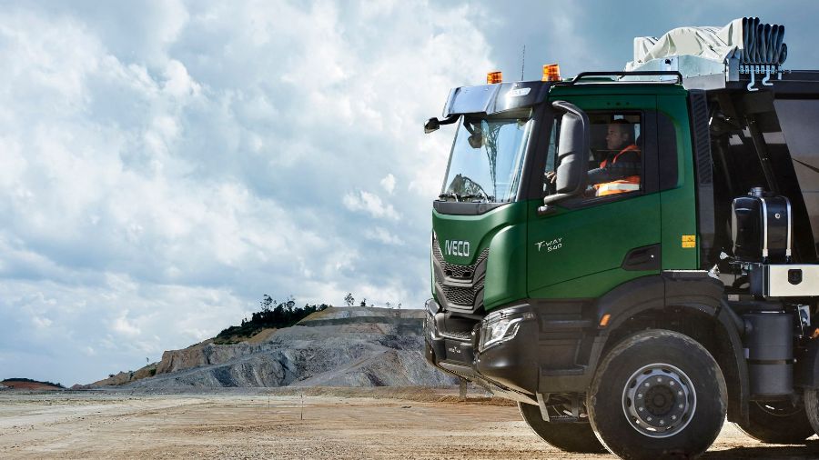 IVECO S-WAY'in tüm ayrıntıları için broşürlere bakın